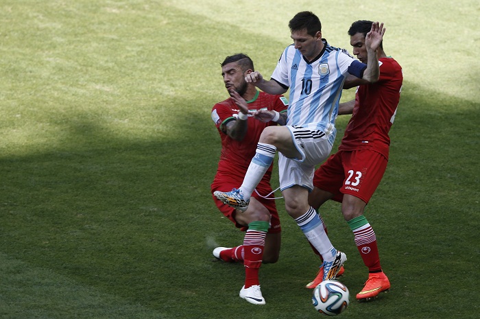 Messi só marcou nos acréscimos. Foto: Adrian Dennis/AFP