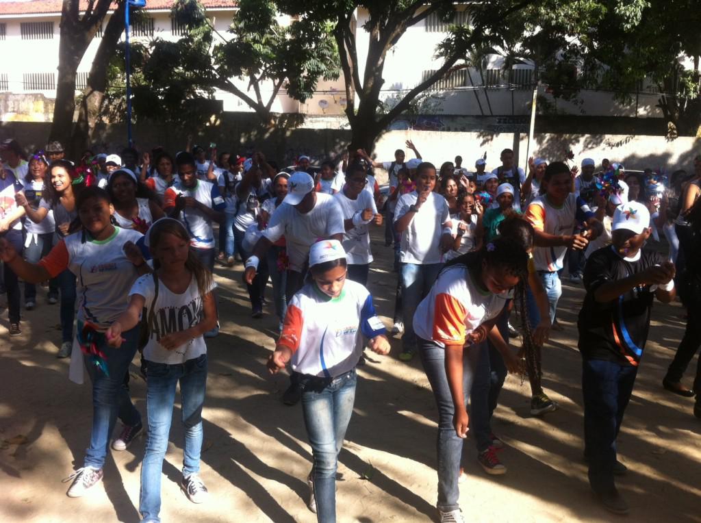 Os participantes realizaram flash mob.  Foto: Ana Paula Figueiredo/ Especial para a Rádio Jornal