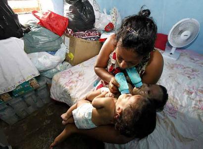 Família vive em comunidade pobre, na zona norte do Recife, e ainda apela por doações. Foto: Bobby Fabisak/ JC Imagem