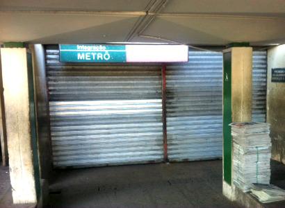 Estações sequer abriram as portas na sexta (4). Foto: Rafael Carneiro/ Rádio Jornal
