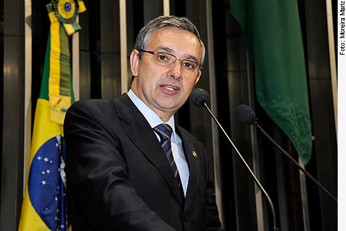 Eduardo Amorim (PSC-SE) se diz a favor da CPI
