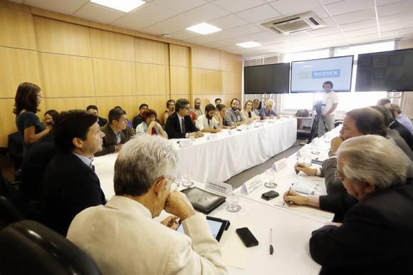 Reunião aconteceu na sede da Prefeitura do Recife, no Cais do Apolo Foto: Andréa Rêgo Barros/ PCR