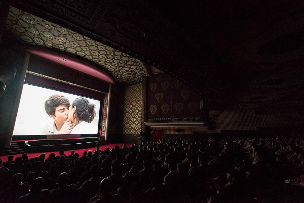 Bom público comparece para assistir ao filme Casa Grande. Foto: Divulgação / Janela